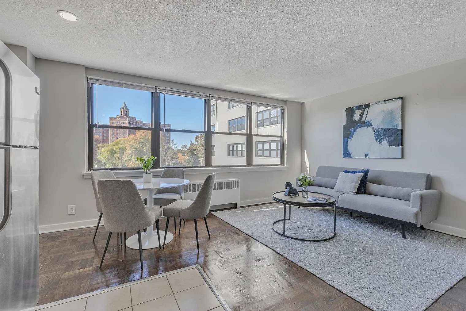 1 bed, 1.0 bath, 6189 sqft, $2,440 — Photo 3