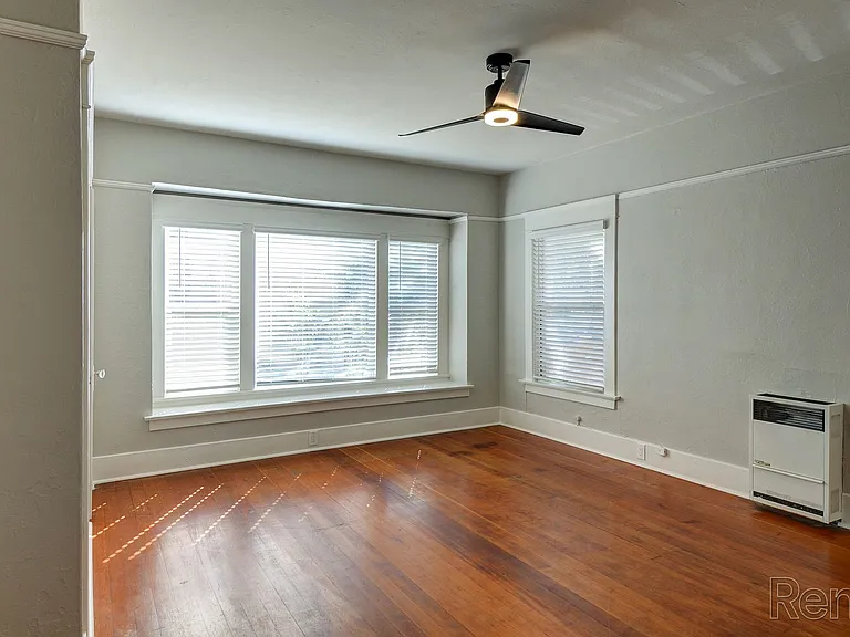 526-528 Anderson Pl — Photo 8