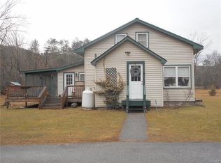 861 Oakland Valley Rd, Cuddebackville, NY 12729