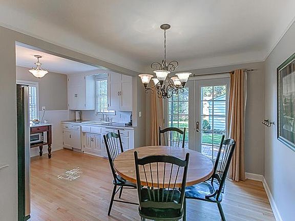5th image of 4128 Wooddale Ave S