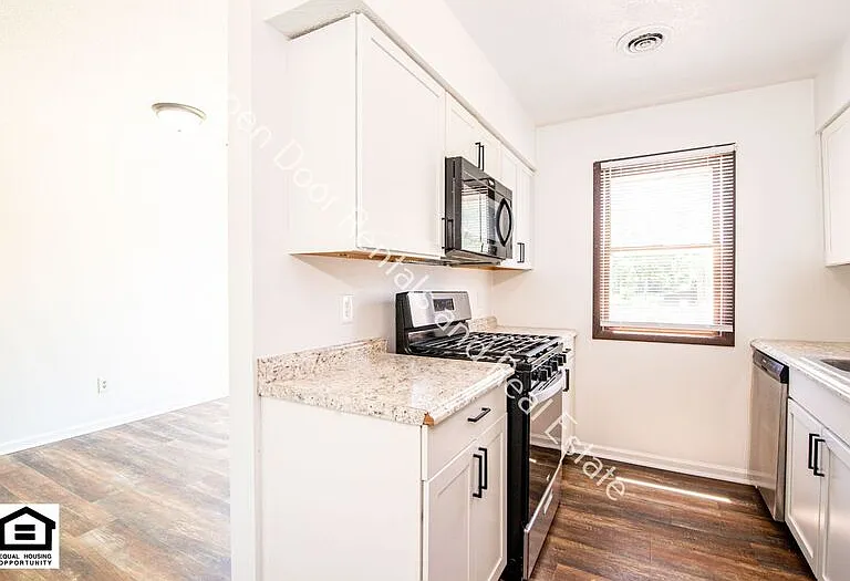 5214 Vermont Ln — Photo 8