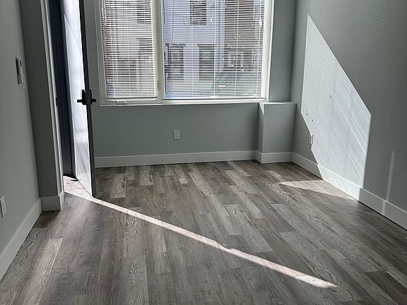 3rd image of 1533 N Lawrence St #1