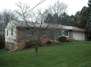 258 Longfellow Dr, Lancaster, PA 17602