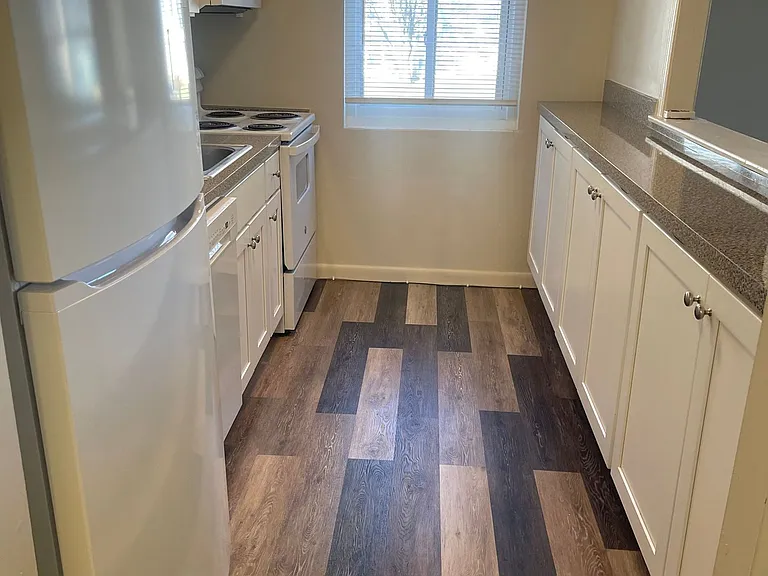 700 Cherry Tree Rd — Photo 1