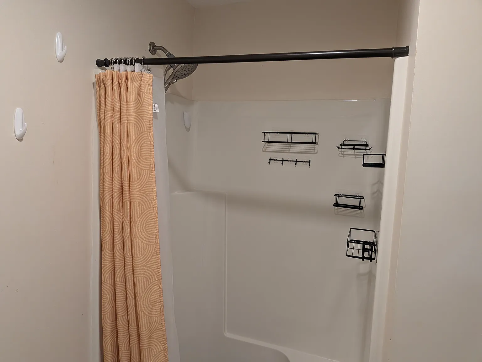 Studio, 300 sqft, $900 — Photo 4