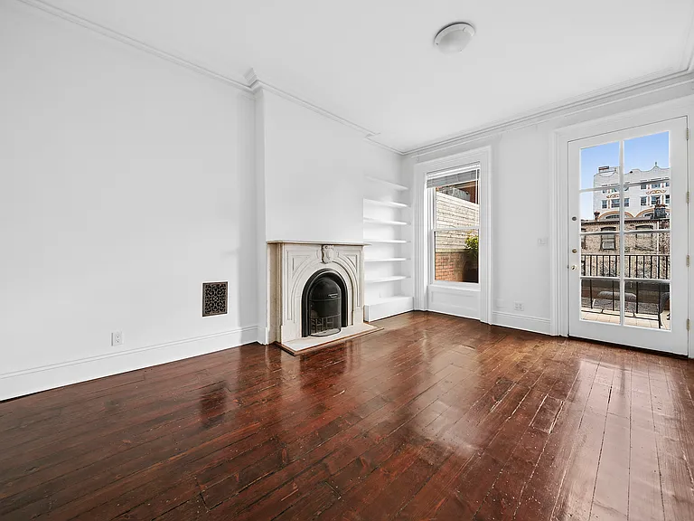 548 State St #1 — Photo 6