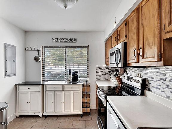 5th image of 95 Ridgewood Terrace