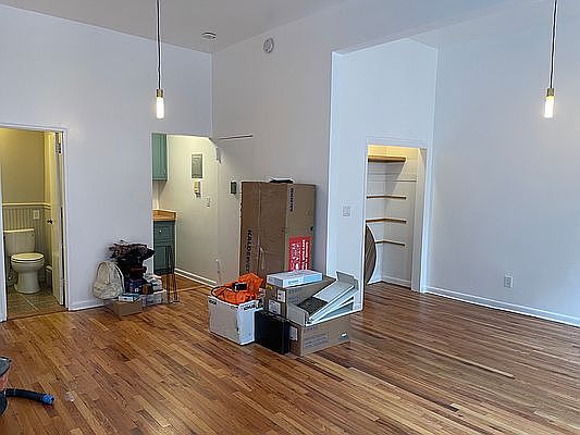 3rd image of 48 W 55th St #2A