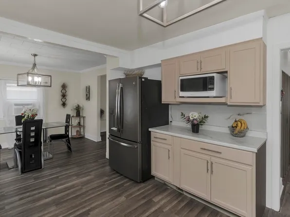 15 Merida St, Springfield, MA 01104