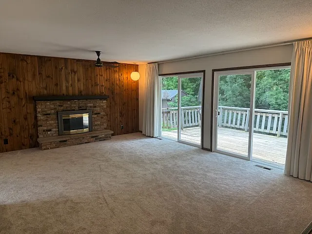 Great 4 bedroom walkout rambler conveniently located — Photo 4