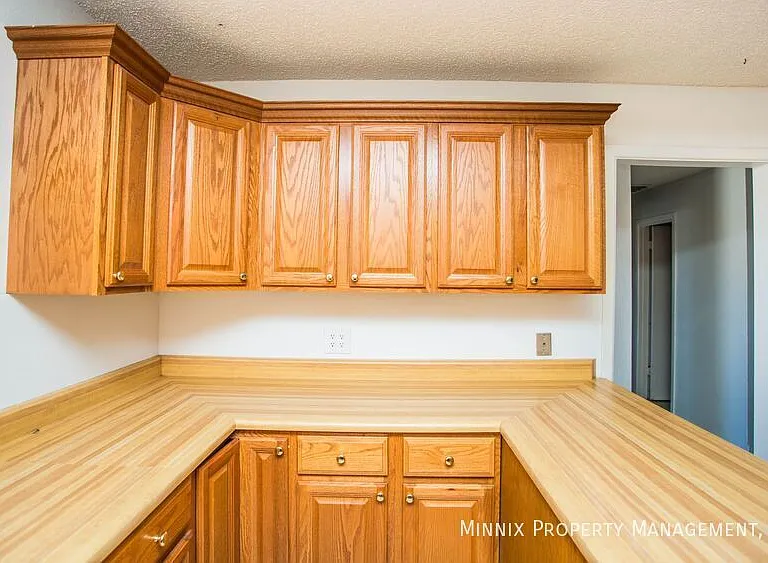 4628 Kemper St — Photo 5