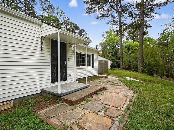 2nd image of 2252 Beecher Cir SW