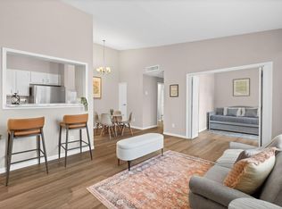 2001 Bering Dr APT 8E, Houston, TX 77057