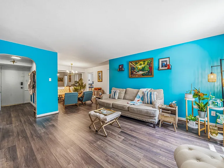 359 N Post Oak Ln #219 — Photo 5