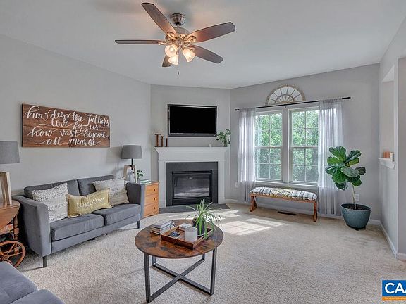 2nd image of 1821 Glissade Ln
