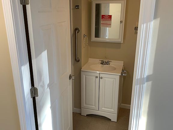 5th image of 2048 Buckeye Dr #B