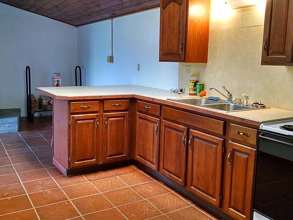 3rd image of 116 Sanitaria Springs Rd