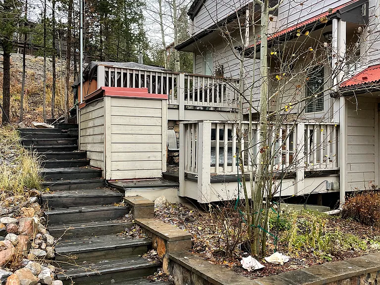 4000B Silverheels Dr #B — Photo 12