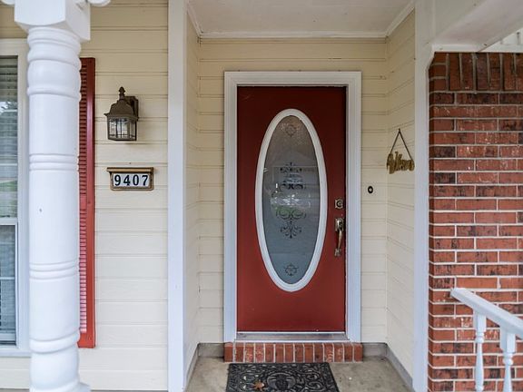 3rd image of 9407 Bentwood Dr