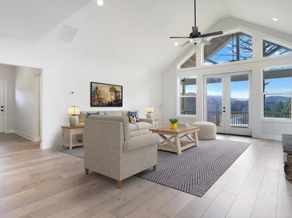 703 Ridge Dr, Morganton, GA 30560