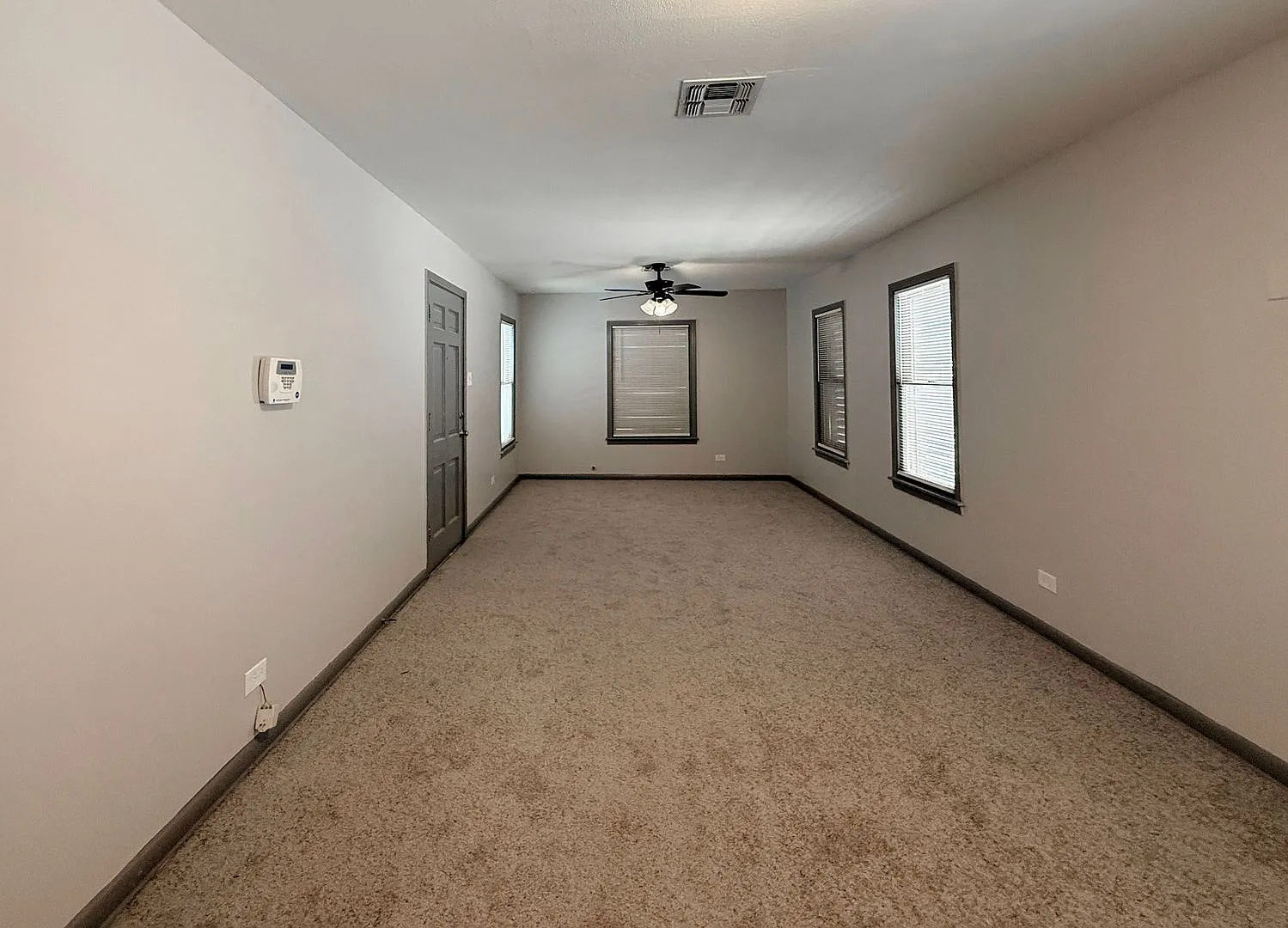 Cute 2 bedroom, 1 bath home in Hot Wells area — Photo 3