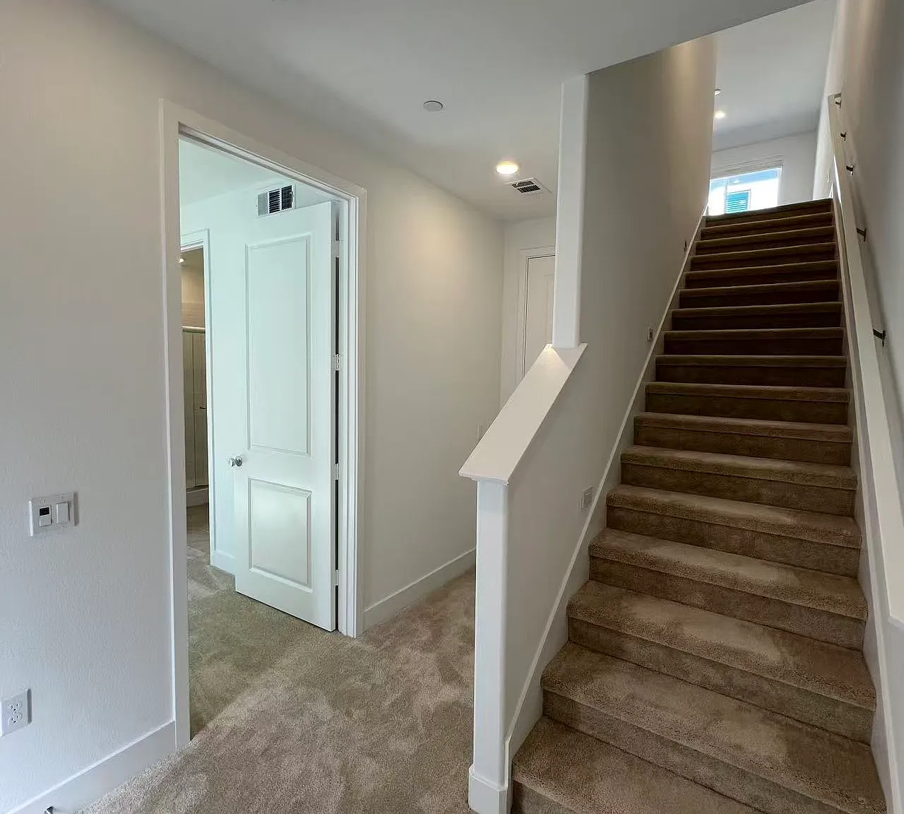 3 bed, 3.5 bath, 1825 sqft, $5,500 — Photo 2