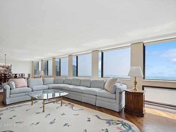 3rd image of 1110 N Lake Shore Dr APT 10N