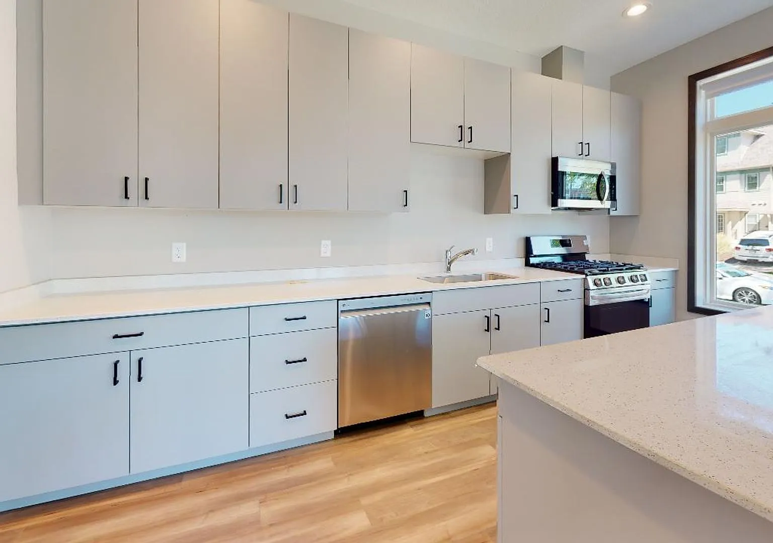 Dinkytown Townhomes (6-plex) — Photo 2