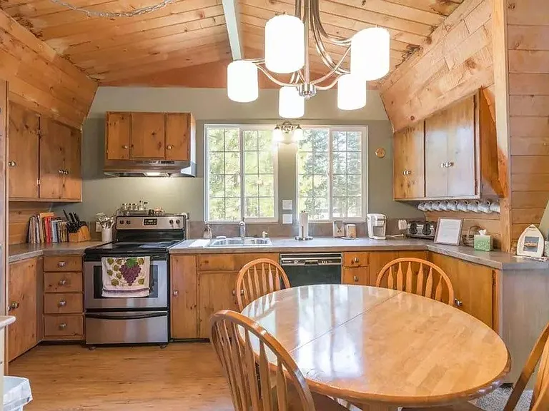 5868 Victoria Rd — Photo 8