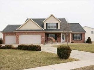 1900 Claremont Commons, Normal, IL 61761