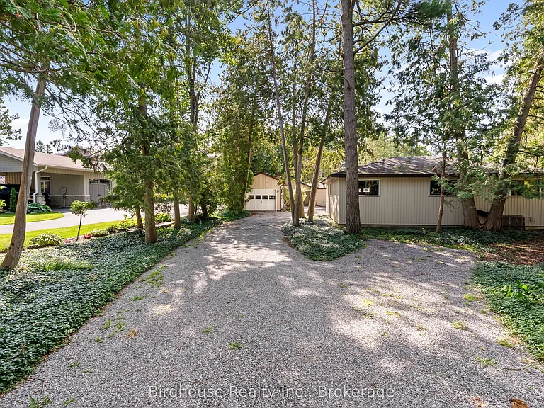 99 Riverside Dr — Photo 4