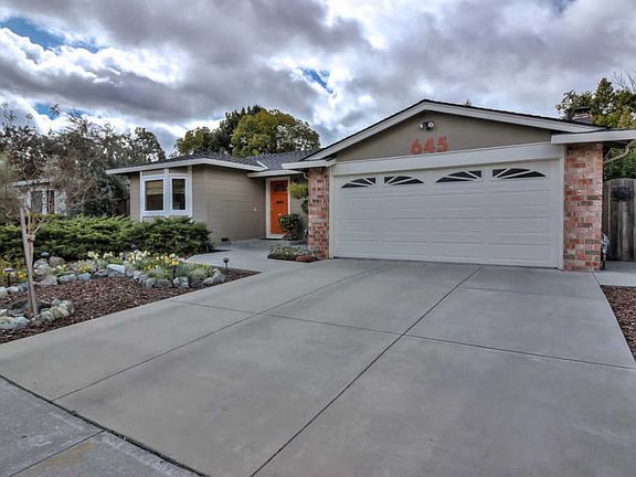 3rd image of 645 Kiowa Cir