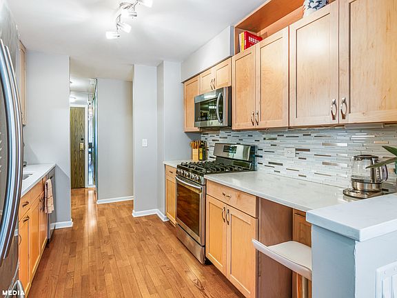 4th image of 2005 Valencia Dr APT 311D