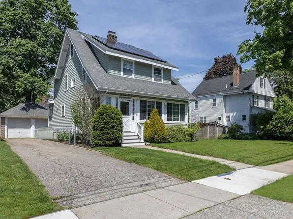 11 Mayo Ave, Needham, MA 02492