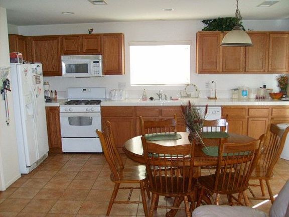 4th image of 33747 Petunia St