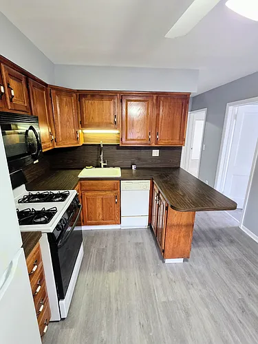 245 Beech St #2 Photo 1