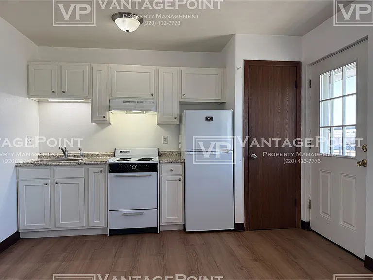 1914 Division St #18 — Photo 5