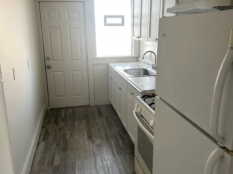 1050 Lakewood St #2 — Photo 16