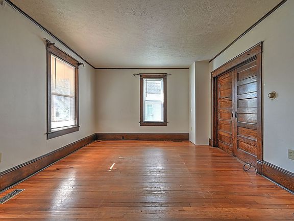 3rd image of 404 Carolina Ave