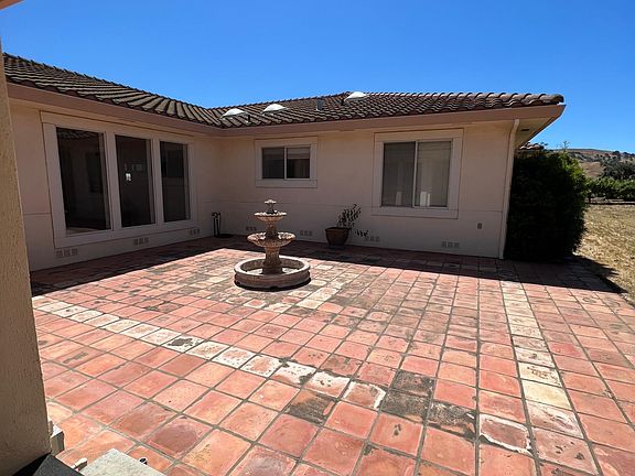 4th image of 21 Vineyard Ct