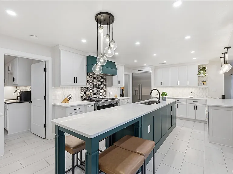 14840 Knollview Dr — Photo 20