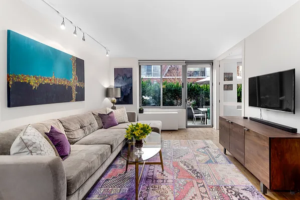 Sold by Compass | media 1