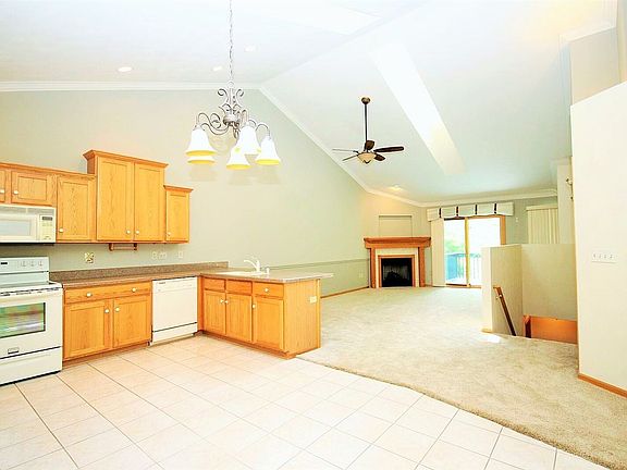 3rd image of 3024 Carefree Dr