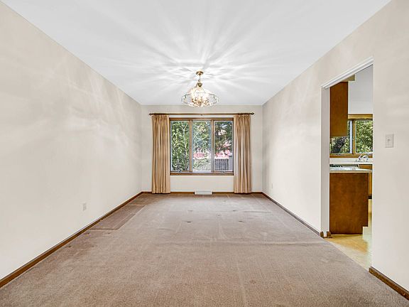 5th image of 9757 Redbud Rd