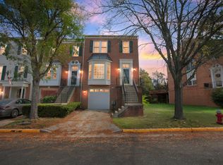 25402 Herring Creek Dr, Chantilly, VA 20152