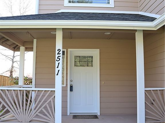3rd image of 2511 53rd Ave NE