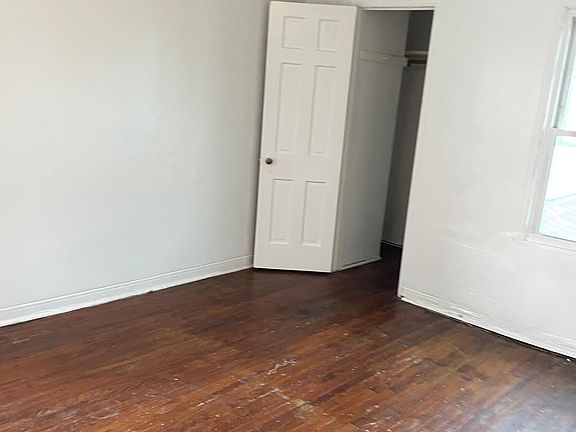 5th image of 356 Millicent Ave #356