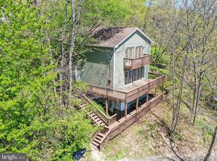630 Lakeview Dr, Cross Junction, VA 22625