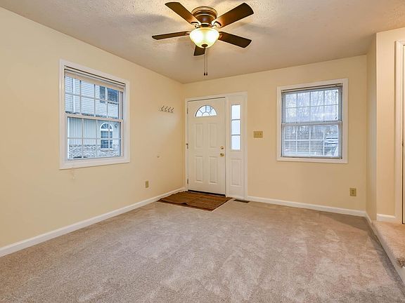 3rd image of 735 E Sherwood Hills Dr