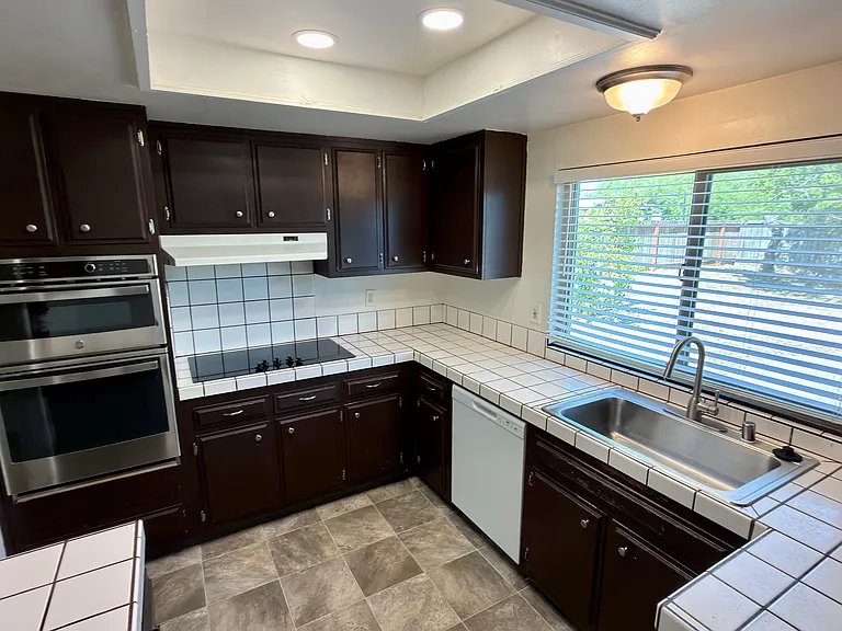 3421 Bluejay Dr — Photo 3